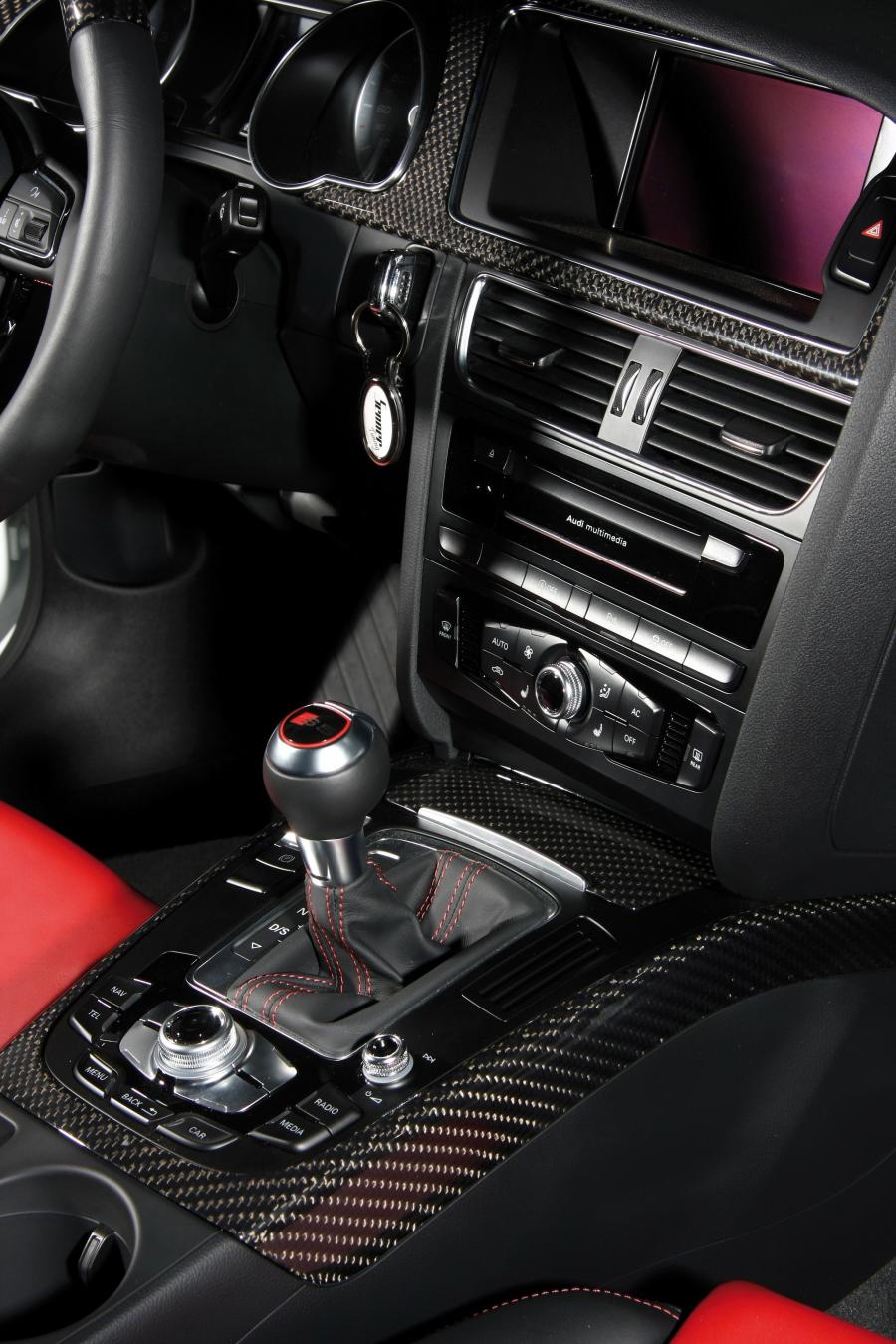 Детали интерьера Audi S5 Coupe by Senner Tuning 2012 года  (фото 8 из 26)